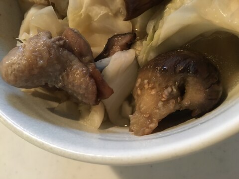 鶏肉となすしいたけのキャベツ煮